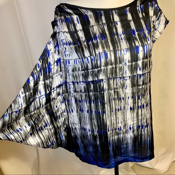 Unique Asymmetrical Kenneth Cole Top - Picture 2 of 7